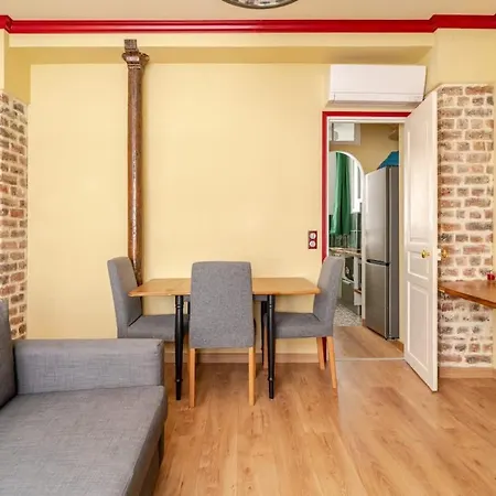 Renovated Ac 10 Min To Eiffel Tower شقة *