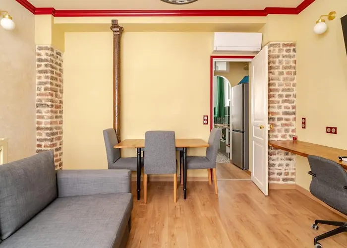 Renovated Ac 10 Min To Eiffel Tower شقة *